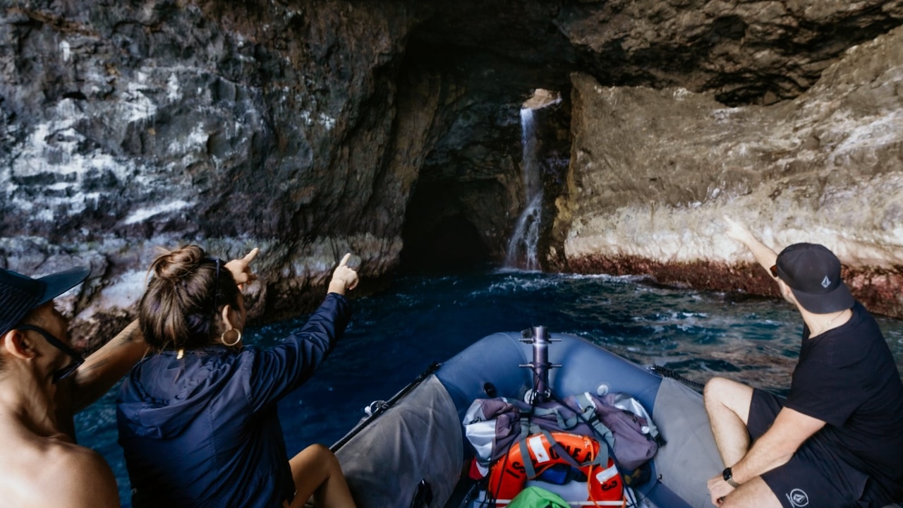 Unforgettable Kauai Zodiac Boat Tours Down Na Pali Coast Wet Wild