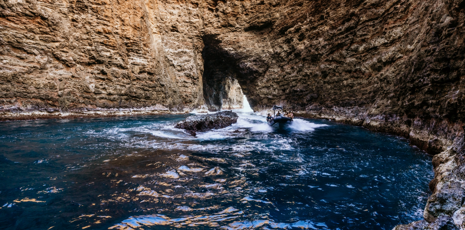 Na Pali Raft Cave Patrol featured image